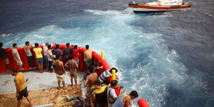 Quase 8 mil pessoas morreram ou desapareceram tentando migrar em 2025