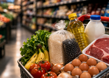 Alta nos preços dos alimentos pressiona famílias e volta a preocupar economia no Brasil