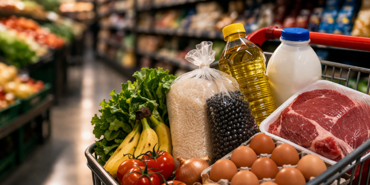 Alta nos preços dos alimentos pressiona famílias e volta a preocupar economia no Brasil