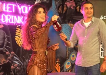 Veja entrevista com Paula Fernandes minutos antes de show em Portugal