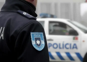 Brasileiros lideram ranking de estrangeiros presos em Portugal, aponta relatório