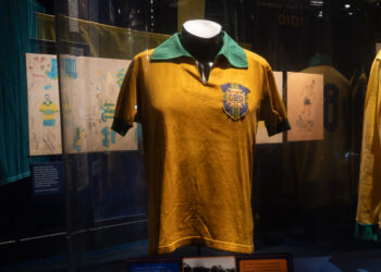 Futebol: exposição conta a história da camisa canarinho
