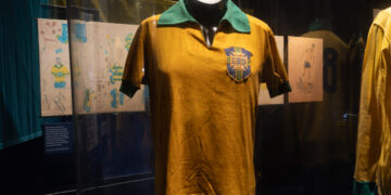 Futebol: exposição conta a história da camisa canarinho