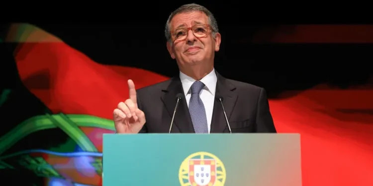 Presidente de Portugal promulga Lei da Nacionalidade e cobra mais estabilidade nas mudanças