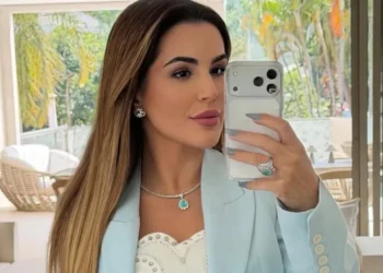 Defesa de Deolane Bezerra pede prisão domiciliar após operação policial