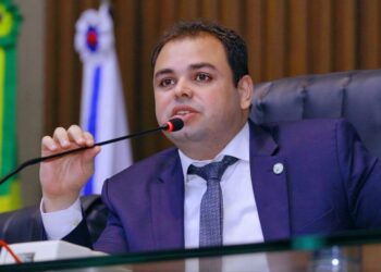 Roberto Cidade é eleito governador do Amazonas em eleição indireta