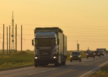 Governo libera R$ 21,2 bilhões para renovação de caminhões e ônibus no Brasil