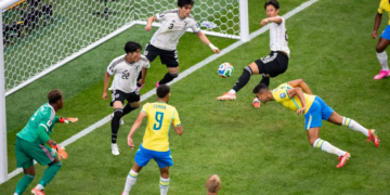 Brasil vira sobre o Japão nos acréscimos, vence por 2 a 1 e garante vaga nas oitavas