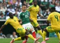 México abre Copa do Mundo vencendo África do Sul em duelo com três expulsões