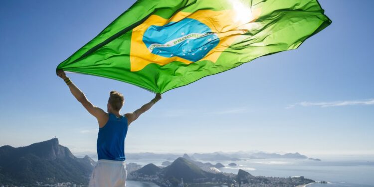 Turistas estrangeiros gastam R$ 25 bilhões no Brasil nos cinco primeiros meses de 2026