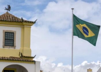 Comunidade brasileira em Portugal chega a 600 mil imigrantes e impulsiona recorde de atendimentos nos consulados