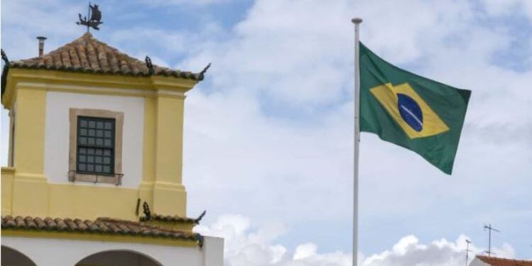 Comunidade brasileira em Portugal chega a 600 mil imigrantes e impulsiona recorde de atendimentos nos consulados