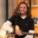 Vitor Kley chega a Portugal para revelar “O Que Sobrou das Pequenas Grandes Coisas”