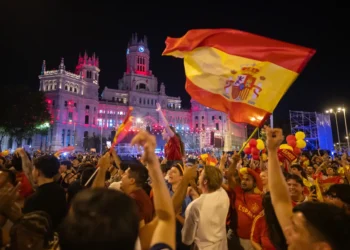 Espanha é recebida por multidão em Madri após conquistar a Copa do Mundo de 2026