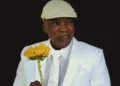 Cantor Milton Nascimento é internado com pneumonia e apresenta boa evolução clínica