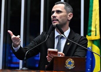 Cleitinho volta atrás e reacende disputa pelo Governo de Minas Gerais