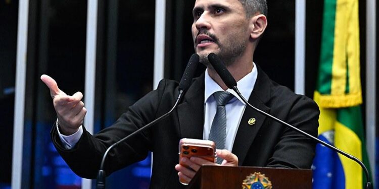Cleitinho volta atrás e reacende disputa pelo Governo de Minas Gerais