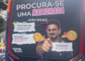 Homem estampa foto na traseira de ônibus em BH na tentativa de arrumar namorada