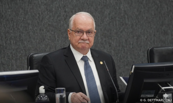 Caso Banco Master explode dentro do STF e Fachin reage