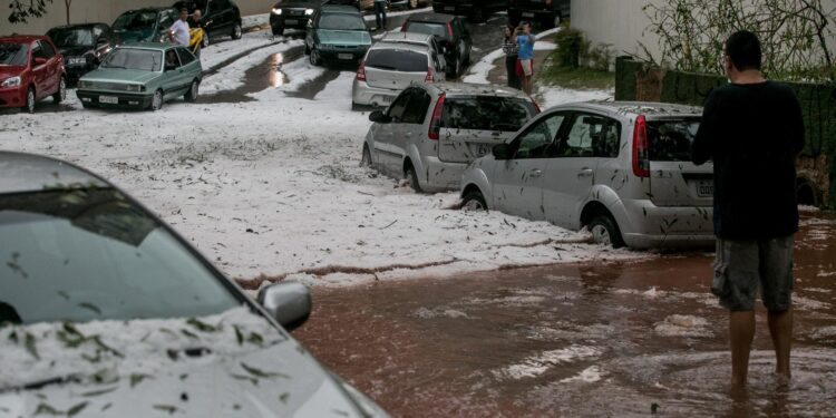 Tempestades avançam pelo Brasil com ventos de até 100 km/h em 10 estados