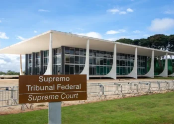 Homem é preso após tentar invadir sede do Supremo Tribunal Federal em Brasília