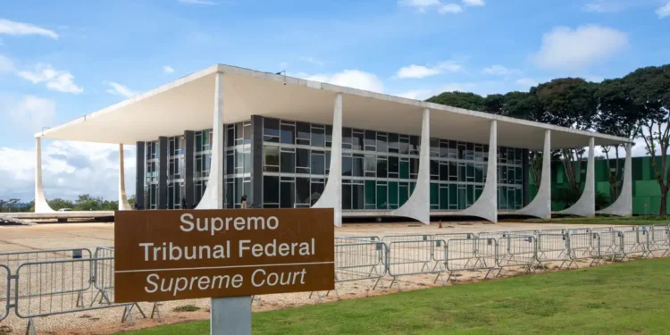 Homem é preso após tentar invadir sede do Supremo Tribunal Federal em Brasília
