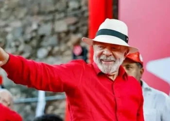 Lula é reeleito presidente do Brasil com mais de 4 milhões de votos à frente de Flávio Bolsonaro