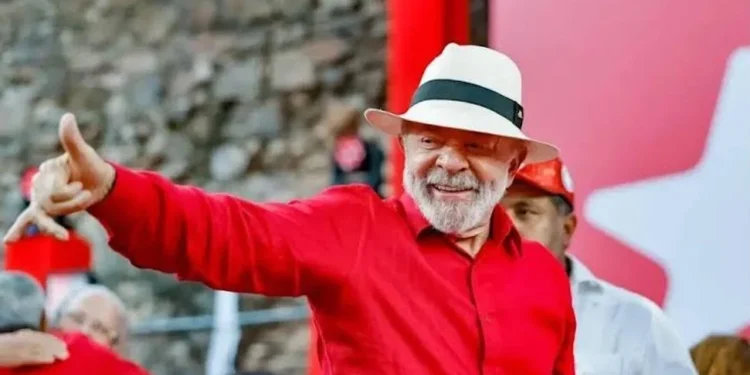 Lula é reeleito presidente do Brasil com mais de 4 milhões de votos à frente de Flávio Bolsonaro