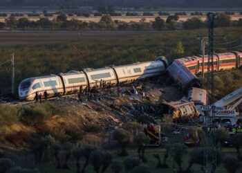 Tragédia ferroviária na Espanha deixa 68 mortos após colisão de trens em Toledo